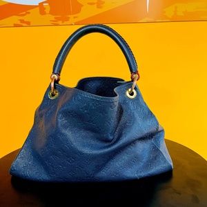 Authentic Louis Vutton Artsy MM Empreinte Celeste Navy Blue